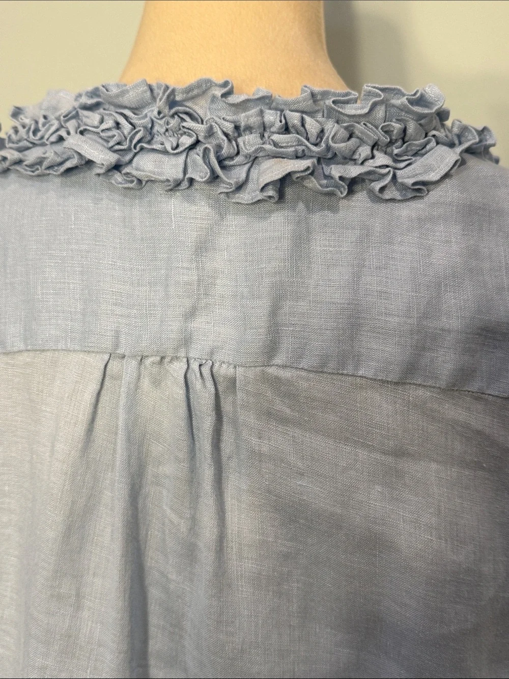 Talbots Light Blue linen Ruffle V-Neck Women's Top - Picture 4 of 6